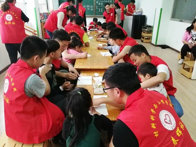 说明://news.yzsb.org/uploadfile/image/20180412/20180412224009455706.jpg